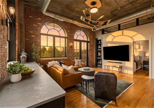 2nd image of 3235 Roswell Rd Ne #919, Atlanta, GA 30305 | MLS# 7814795
