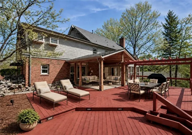 2nd image of 7300 Chattahoochee Bluff Dr, Sandy Springs, GA 30350 | MLS# 7824540