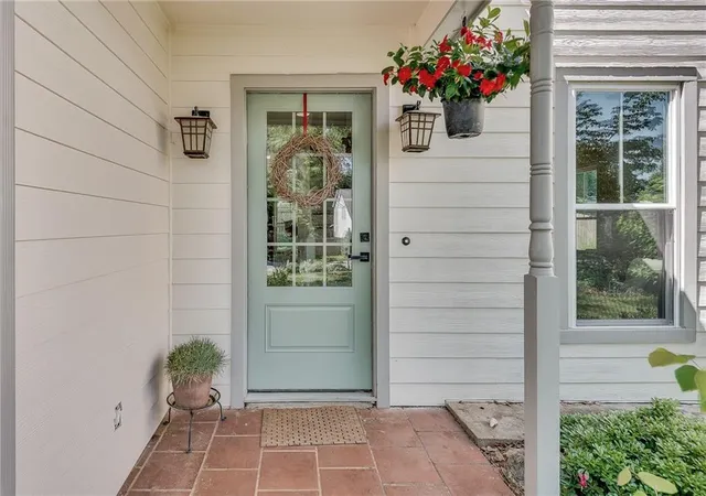 2nd image of 2802 Royal Blf, Decatur, GA 30030 | MLS# 7780696