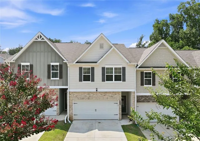 Photo 2 of Townhouse for sale at 3642 Abbey Way, Gainesville, GA 30507 | MLS# 7813744 | Listing updated on 2026-08-14