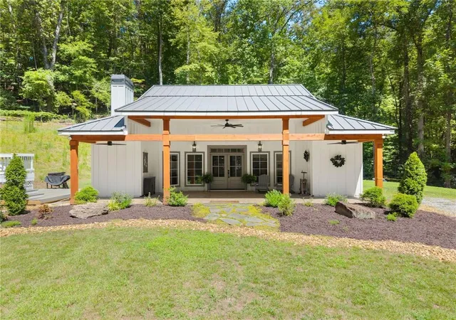 1st image of 189 Peace Valley Rd, Dahlonega, GA 30533 | MLS# 7809074