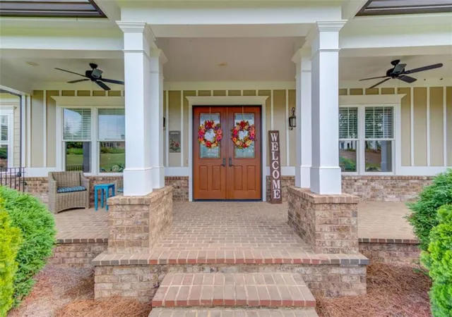 Photo 3 of Single family home for sale at 624 Skyland Dr, Hoschton, GA 30548 | MLS# 7824789 | Listing updated on 2026-10-27