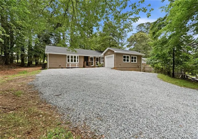 Photo 3 of Single family home for sale at 1250 Allendale Dr, Cumming, GA 30041 | MLS# 7766763 | Listing updated on 2026-07-16