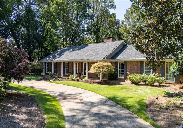 Photo 1 of Single family home for sale at 5580 Lake Is Dr, Sandy Springs, GA 30327 | MLS# 7850627 | Listing updated on 2026-10-13