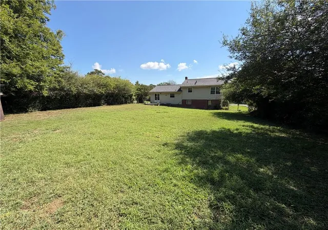 Photo 2 of Sale Pending at 202 Coosawattee Ave, Rome, GA 30165 | MLS# 7829233 | Listing updated on 2026-08-31