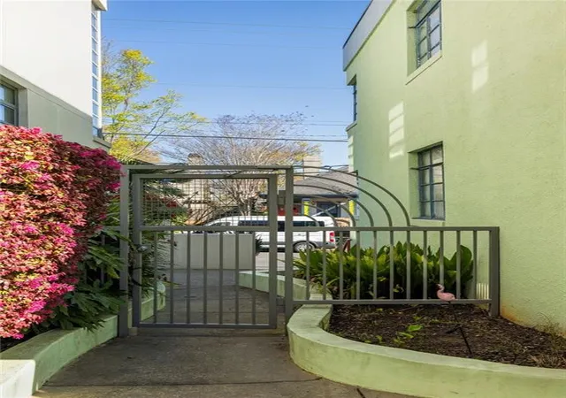 2nd image of 589 Auburn Ave Ne, Atlanta, GA 30312