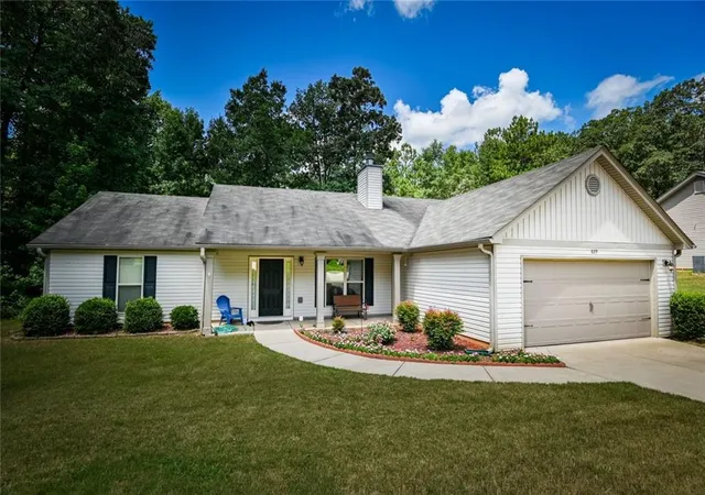 Photo 2 of Sale Pending at 829 Bethany Ests Dr, Monroe, GA 30655 | MLS# 7823660 | Listing updated on 2026-09-09