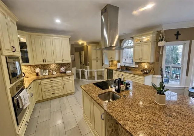 Photo 3 of Single family home for sale at 4511 Verdant Woods Ct, Powder Springs, GA 30127 | MLS# 7788813 | Listing updated on 2026-09-12