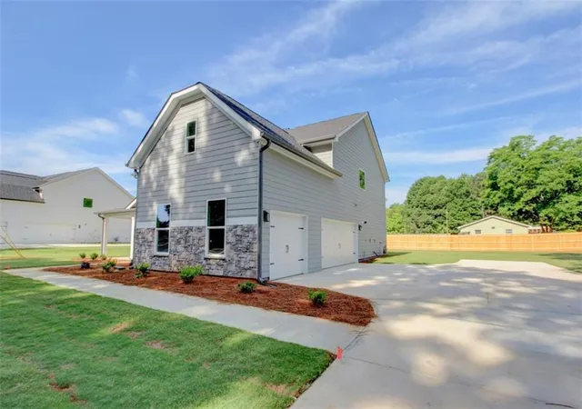 Photo 3 of Sale Pending at 41 Woodland Rd, Covington, GA 30016 | MLS# 7805948 | Listing updated on 2026-08-27