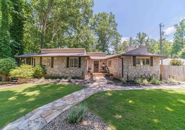 Photo 1 of Single family home for sale at 45 Lakepoint Dr, Dawsonville, GA 30534 | MLS# 7787607 | Listing updated on 2026-08-18