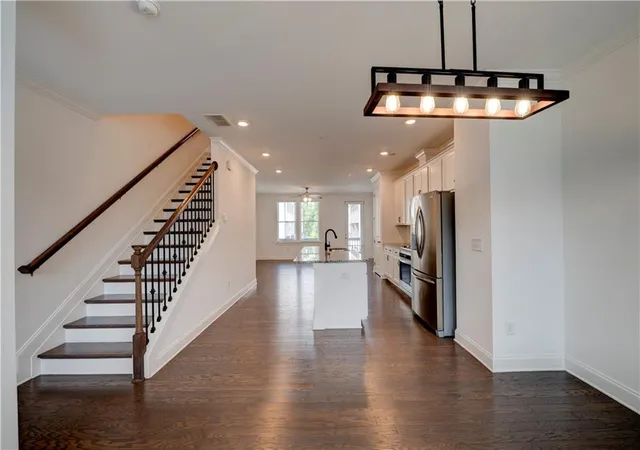 Photo 3 of Townhouse for sale at 6532 Beacon Dr, Sandy Springs, GA 30328 | MLS# 7799442 | Listing updated on 2026-09-14