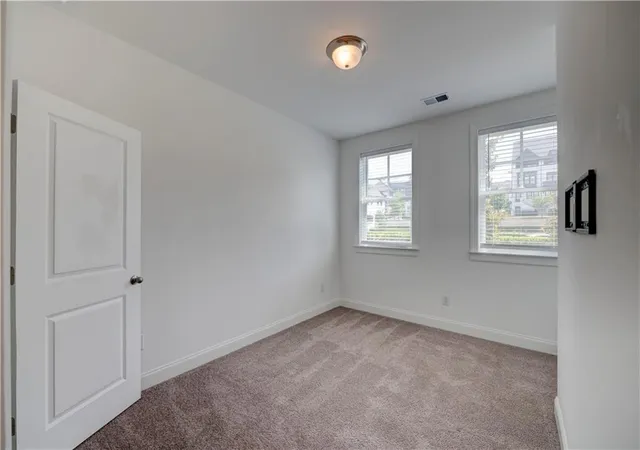 Photo 4 of Townhouse for sale at 6532 Beacon Dr, Sandy Springs, GA 30328 | MLS# 7799442 | Listing updated on 2026-09-14