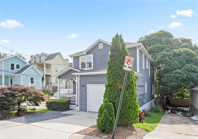 Photo 2 of Sale Pending at 562 Terry St SE, Atlanta, GA 30312 | MLS# 7774914 | Listing updated on 2026-09-02