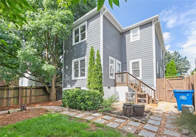 Photo 3 of Sale Pending at 562 Terry St SE, Atlanta, GA 30312 | MLS# 7774914 | Listing updated on 2026-09-02