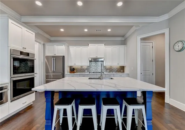 Photo 3 of Sale Pending at 6070 Bellmoore Park Ln, Johns Creek, GA 30097 | MLS# 7815530 | Listing updated on 2026-08-27