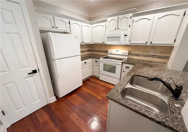 2nd image of 2700 Pine Tree Rd Ne #3006, Atlanta, GA 30324 | MLS# 7722111