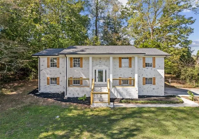 Photo 1 of Single family home for sale at 4004 Pinewood Dr Se, Dalton, GA 30721 | MLS# 7845916 | Listing updated on 2026-10-09
