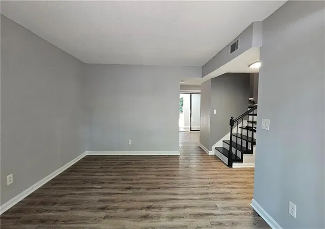 2nd image of 1403 Stone Mill Tr, Stone Mountain, GA 30083 | MLS# 7798468