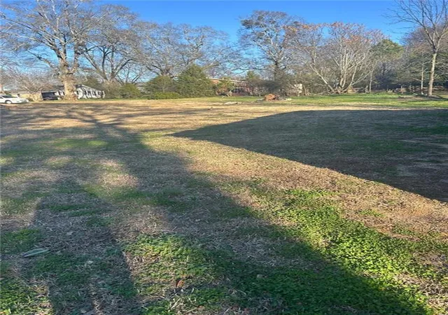 3rd image of 857 College St, Royston, GA 30662 | MLS# 7728483