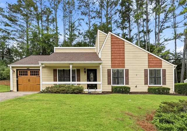 Photo 1 of Single family home for sale at 107 Riverchase Dr, Woodstock, GA 30188 | MLS# 7803806 | Listing updated on 2026-08-10