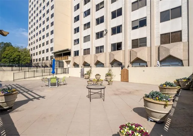 2nd image of 2479 Peachtree Rd Ne, Atlanta, GA 30305