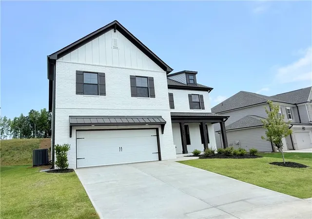 Photo 3 of Single family home for sale at 5276 Baymont Dr, Gainesville, GA 30507 | MLS# 7717812 | Listing updated on 2026-09-21