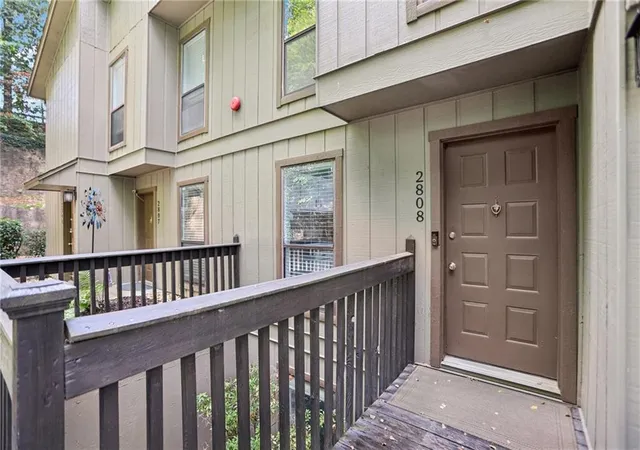 2nd image of 2808 Cumberland Ct Se, Smyrna, GA 30080 | MLS# 7758622