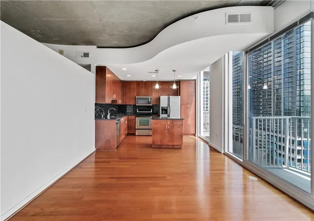 Photo 4 of Condo for sale at 860 Peachtree St NE #1612, Atlanta, GA 30308 | MLS# 7807908 | Listing updated on 2026-08-17
