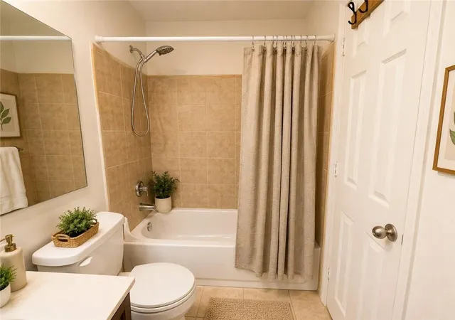 Photo 4 of Condo for sale at 2657 Lenox Rd Ne #220, Atlanta, GA 30324 | MLS# 7826935 | Listing updated on 2026-09-14