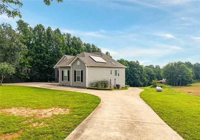 Photo 4 of Single family home for sale at 203 Firetower Rd, Jasper, GA 30143 | MLS# 7813085 | Listing updated on 2026-09-10