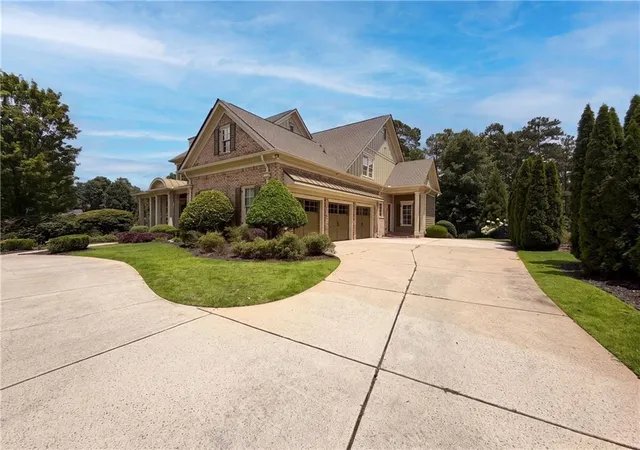 Photo 2 of Sale Pending at 256 Hanson Way, Marietta, GA 30064 | MLS# 7811984 | Listing updated on 2026-09-17