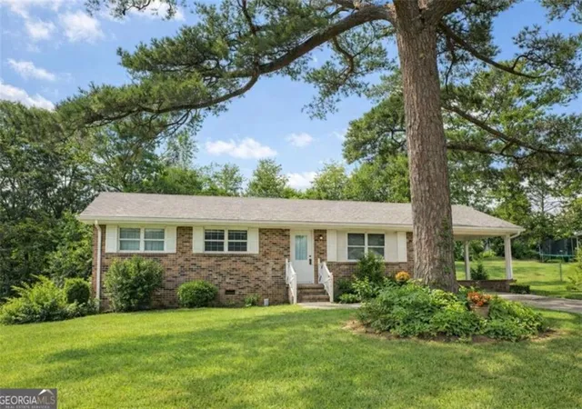 Homes for sale in Thomaston, GA | 615 Peachtree Dr, Thomaston, GA 30286 | MLS# 7799586