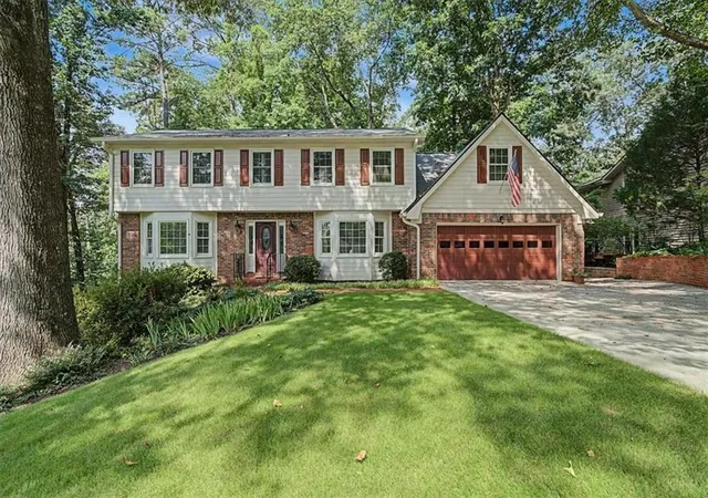 2nd image of 1663 Huntingford Dr, Marietta, GA 30068 | MLS# 7716701