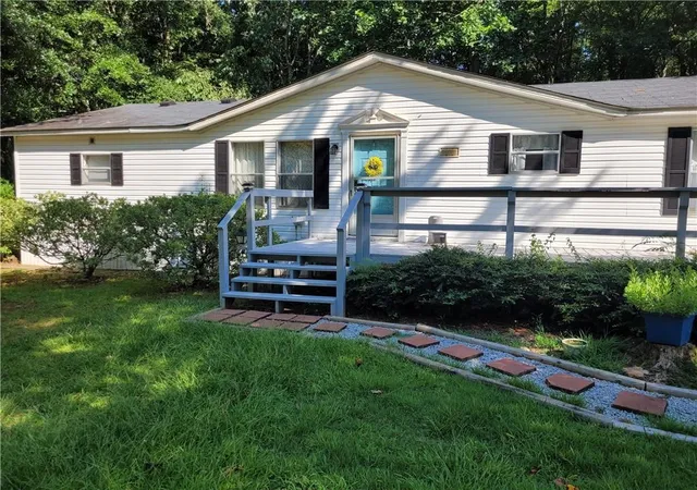 Single family home for sale at 847 Knottywood Dr, Lavonia, GA 30553 | MLS# 7804051