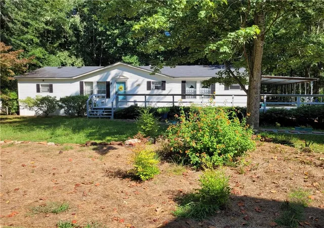 Photo 2 of Single family home for sale at 847 Knottywood Dr, Lavonia, GA 30553 | MLS# 7804051 | Listing updated on 2026-07-20