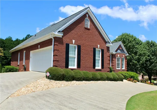 Photo 4 of Sale Pending at 628 Wellington Dr, Winder, GA 30680 | MLS# 7806222 | Listing updated on 2026-08-29