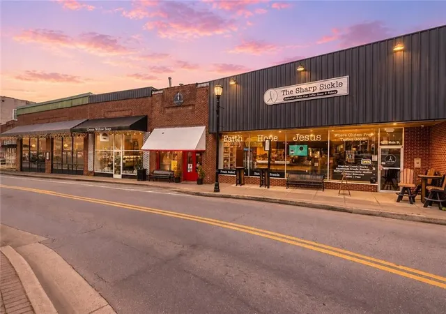4th image of 28 N Main St, Ellijay, GA 30540 | MLS# 7783365