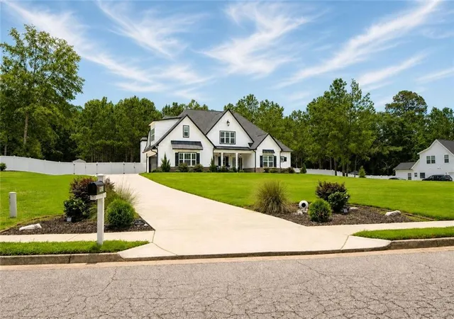 2nd image of 1018 Farmington Rd, Griffin, GA 30224 | MLS# 7813018