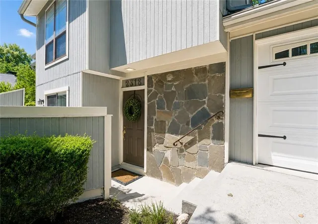 Photo 2 of Townhouse for sale at 2318 Colonial Dr Ne, Atlanta, GA 30319 | MLS# 7829134 | Listing updated on 2026-09-05