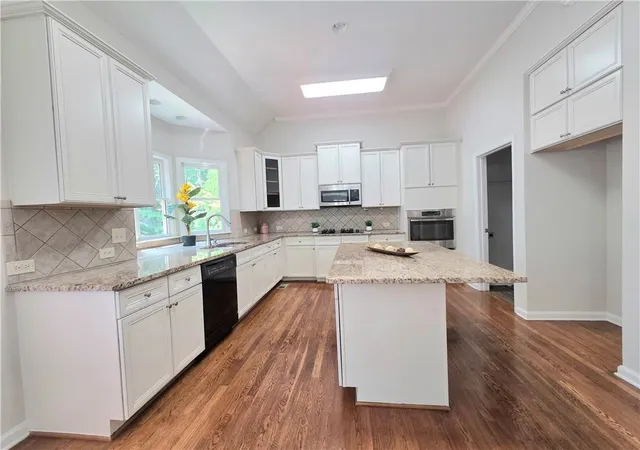 Photo 3 of Single family home for sale at 3792 Suwanee Ml Dr, Buford, GA 30518 | MLS# 7813480 | Listing updated on 2026-08-20
