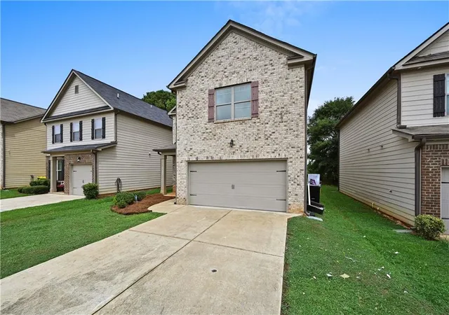 Photo 3 of Single family home for sale at 11805 Lovejoy Xing Blvd, Lovejoy, GA 30228 | MLS# 7799454 | Listing updated on 2026-08-11