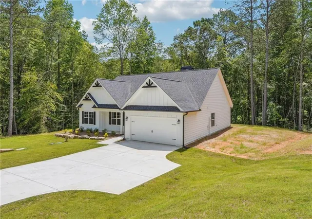 Photo 3 of Sale Pending at 7407 Highway 136 W, Talking Rock, GA 30175 | MLS# 7744697 | Listing updated on 2026-09-26