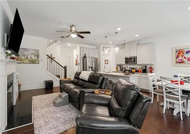 3rd image of 19 Steelwood Dr #Middle, Winder, GA 30680 | MLS# 7811235