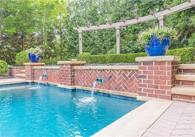Photo 4 of Sale Pending at 2010 Caladium Way, Roswell, GA 30075 | MLS# 7823431 | Listing updated on 2026-09-08