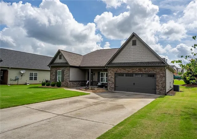 Photo 2 of Sale Pending at 21 Gilreath Trl Nw, Cartersville, GA 30121 | MLS# 7804912 | Listing updated on 2026-09-04