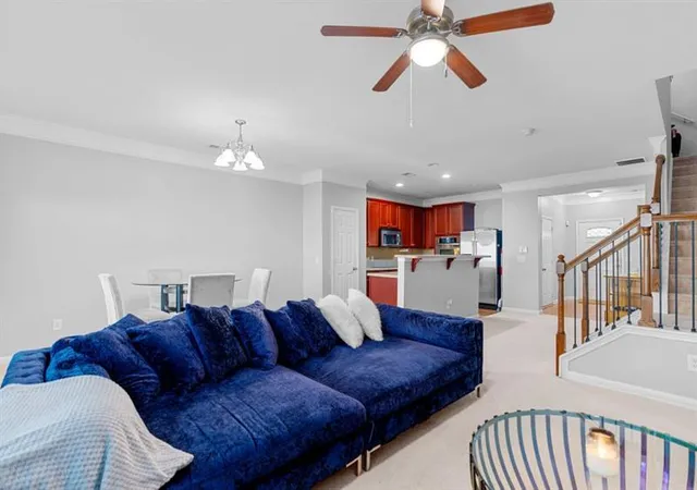 Listing Photo 4 - Condo for sale in building located at 4036 Carlinswood Wy, Stone Mountain, GA 30083