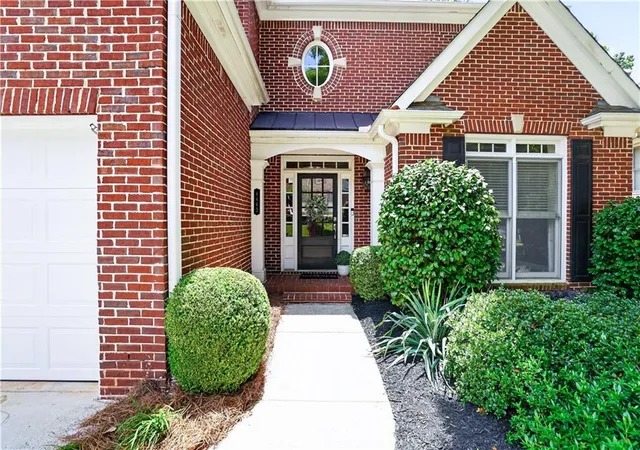 Photo 3 of Single family home for sale at 4443 Oakdale Vinings Landing, Smyrna, GA 30080 | MLS# 7814172 | Listing updated on 2026-08-31