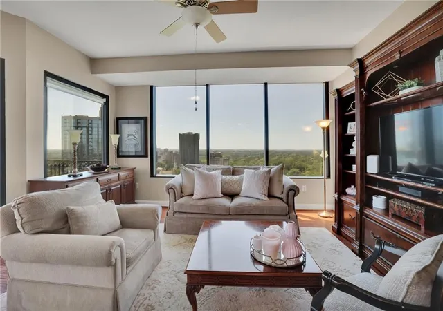 2nd image of 2828 Peachtree Rd Nw #1901, Atlanta, GA 30305 | MLS# 7750178