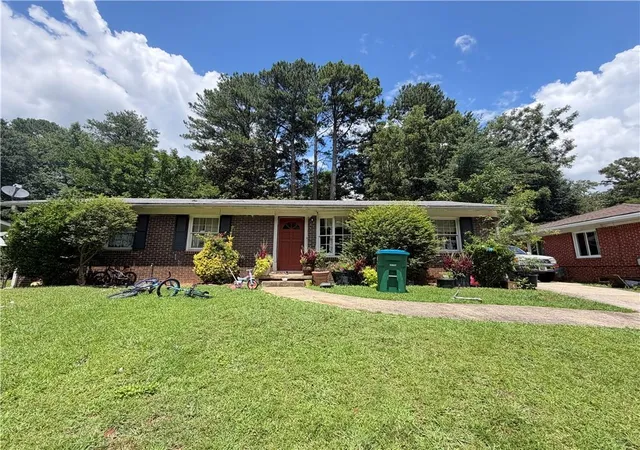 Photo 2 of Single family home for sale at 3164 Moss Oak Dr, Atlanta, GA 30340 | MLS# 7810992 | Listing updated on 2026-07-27