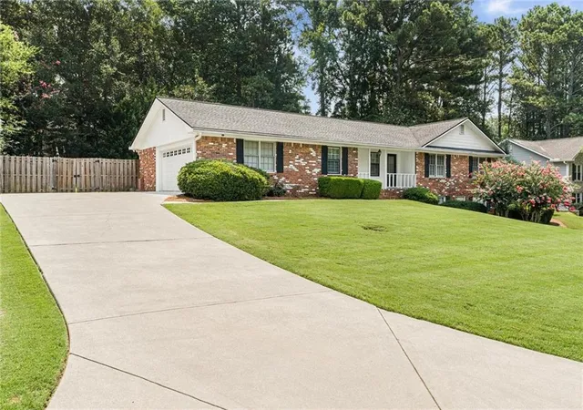 Photo 2 of Single family home for sale at 226 Machelle Ln, Marietta, GA 30064 | MLS# 7813683 | Listing updated on 2026-08-26